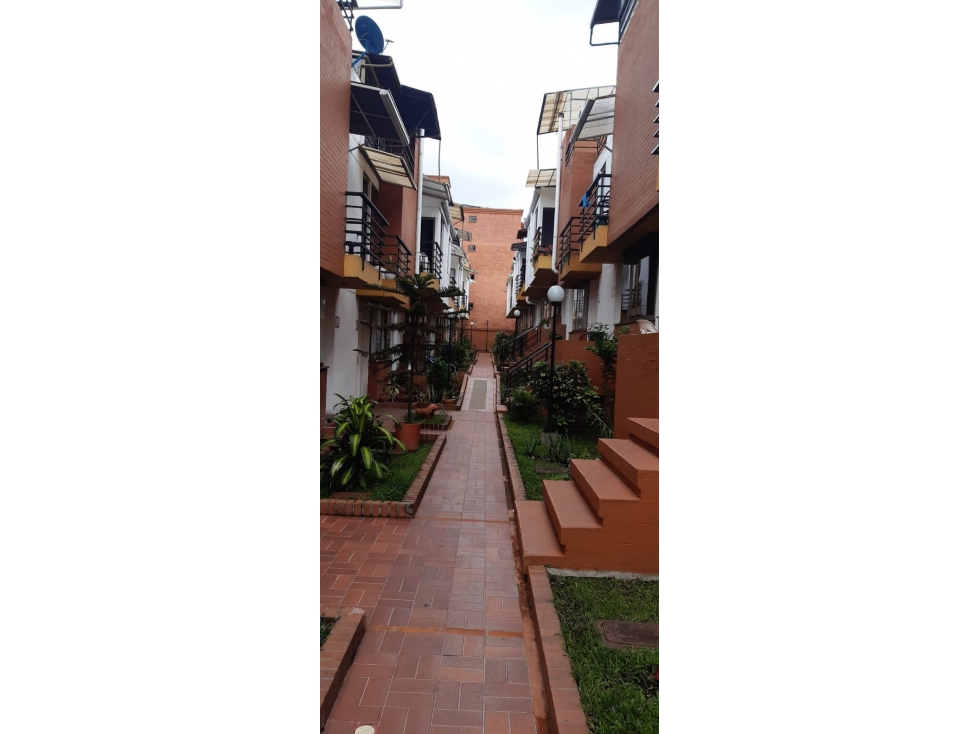 SE VENDE CASA EN EL NORTE DE ARMENIA - 1