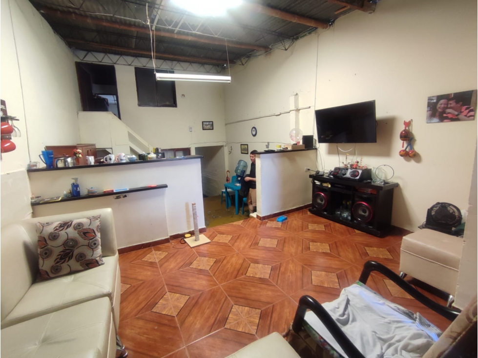 SE VENDE CASA EN EL CENTRO DE ARMENIA — foto 3