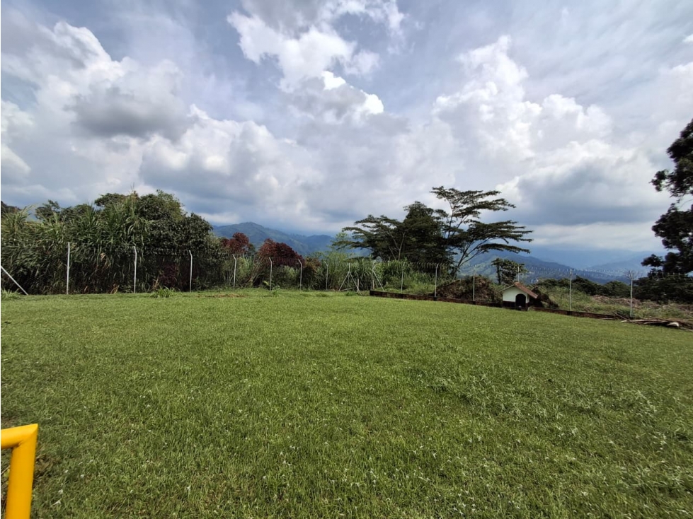 SE VENDE LOTE EN EL NORTE DE ARMENIA — foto 2