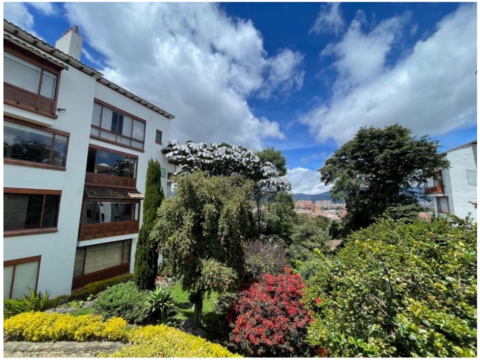 VENTA APTO DUPLEX EN BALCÓN DE LINDARAJA — foto 2