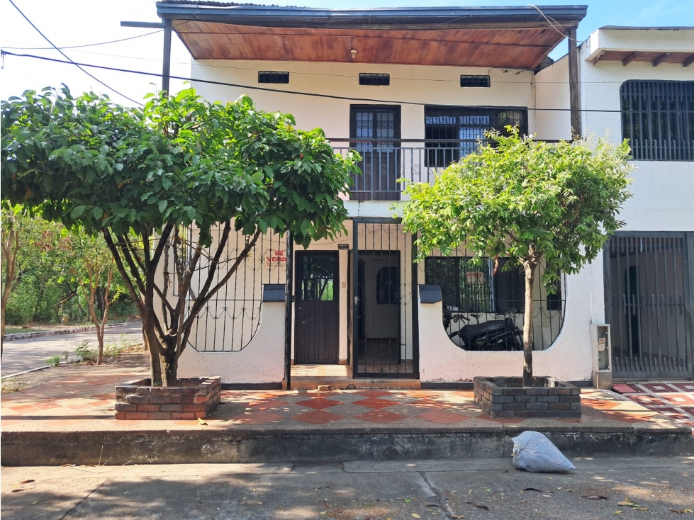 Casa en venta de 2 pisos barrio Cambulos