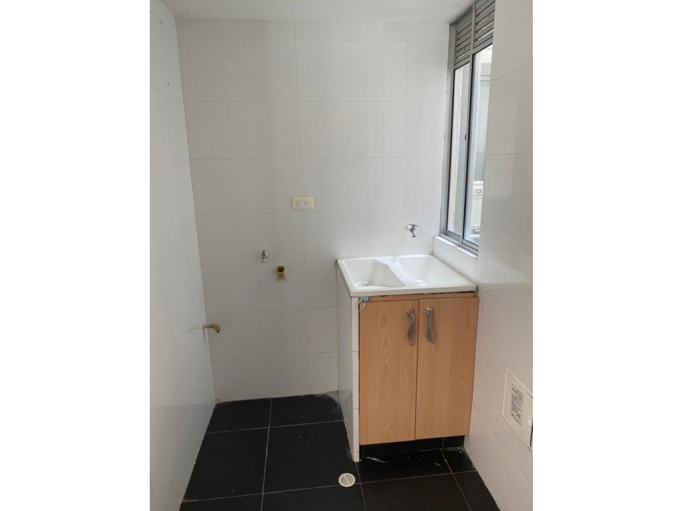 VENDO APTO VILLA CAROLINA MIRADOR PARQUE PRIMER PISO + PATIO — foto 5