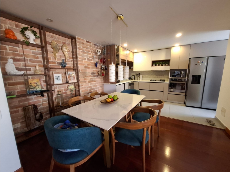 Lindo apartamento Remodelado en Club House