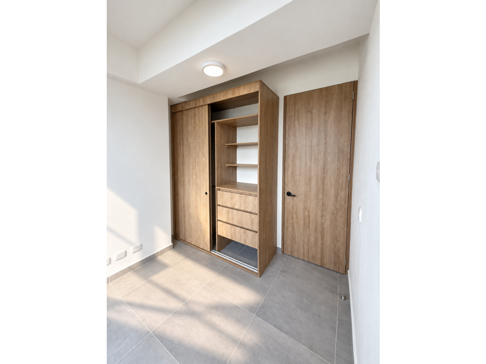 SE ARRIENDA APARTAMENTO EN URBANA 30 RICAURTE - LOS MARTIRES — foto 2