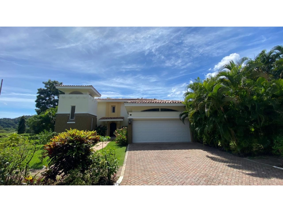 Se vende hermosa residencia en Tucan Country Club & Residences
