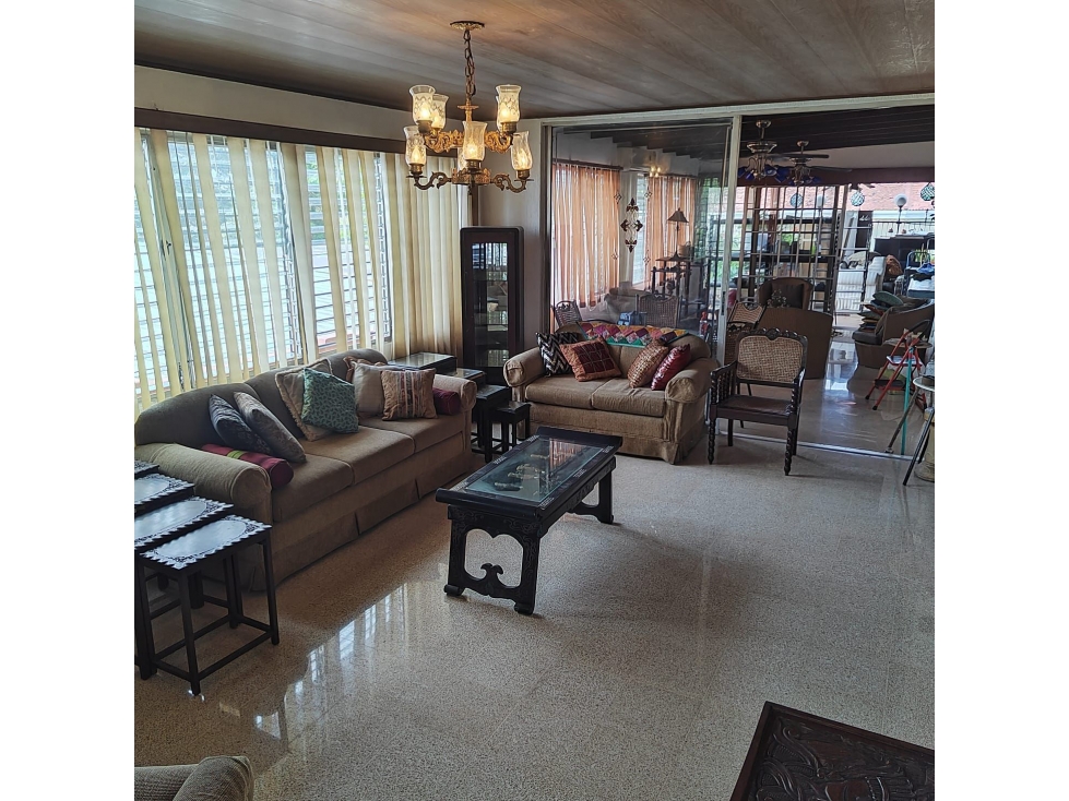 Se alquila apartamento en Altos del Dorado