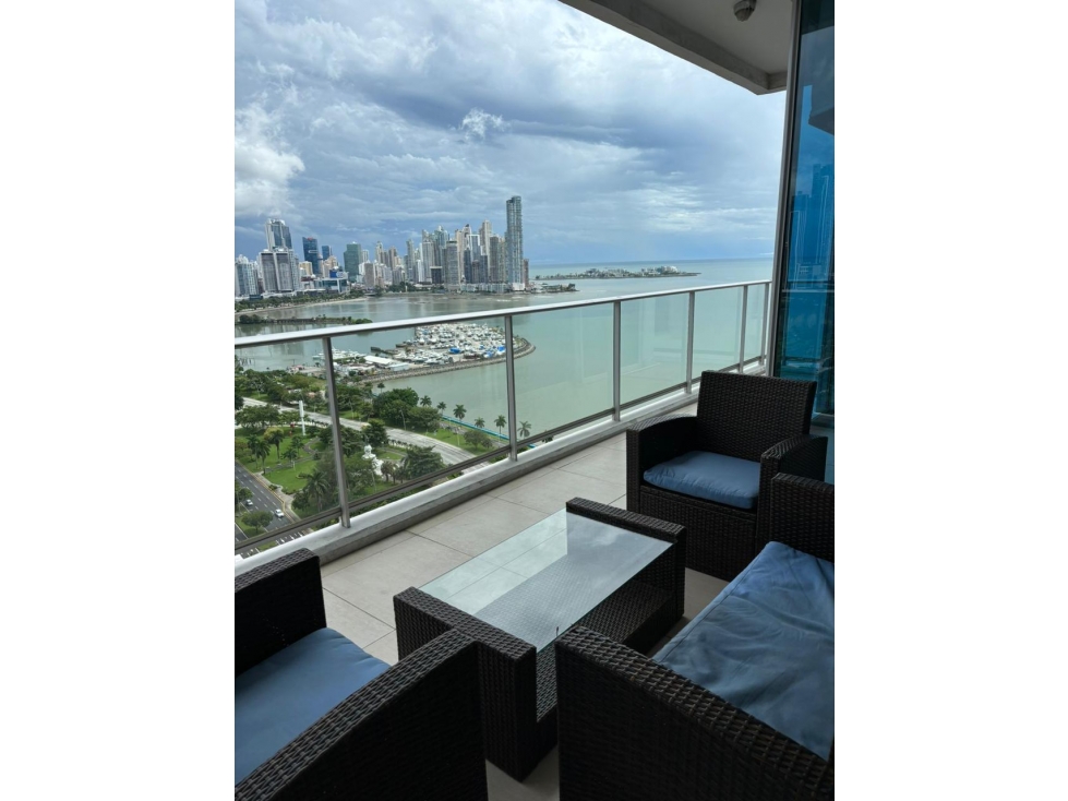 Se alquila Apartamento en Ave. Balboa