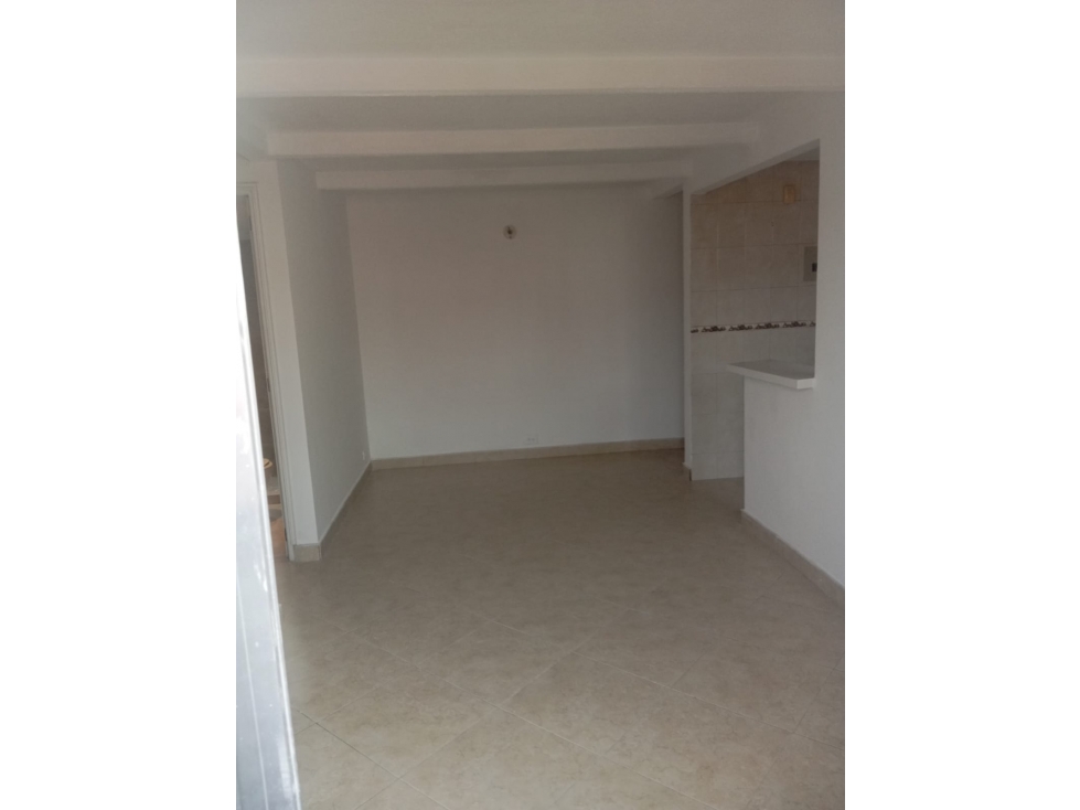 APARTAMENTO PARA ARRIENDO EN LOS COLORES MEDELLÍN — foto 2