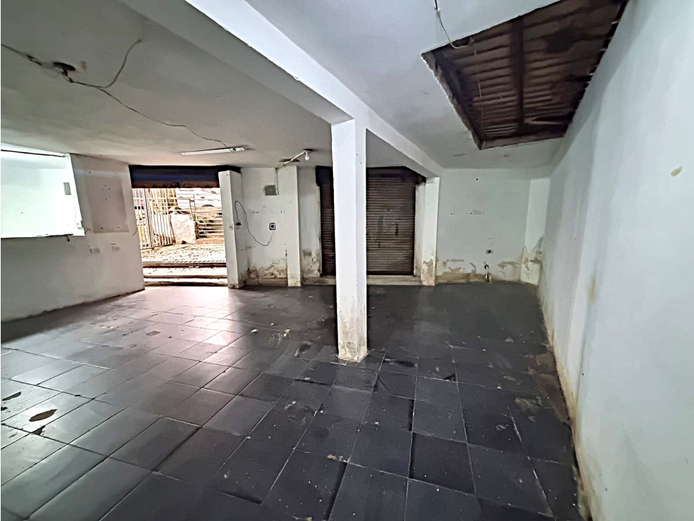LOCAL COMERCIAL EN VENTA DOCE DE OCTUBRE PRIMER PISO 58 MT²