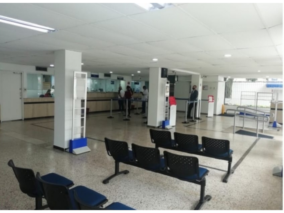 LOCAL PARA ARRIENDO EN ESTADIO MEDELLÍN — foto 3