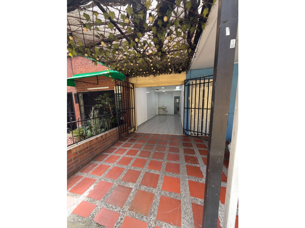 LOCAL PARA ARRIENDO EN LA FLORESTA MEDELLÍN - 2