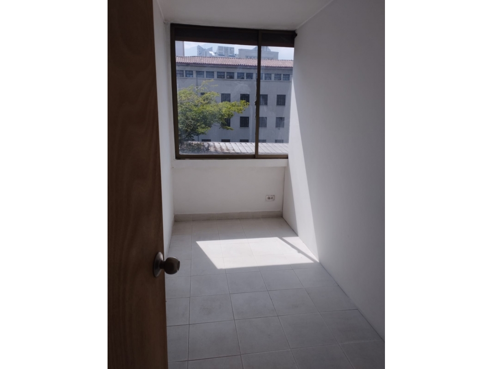 APARTA ESTUDIO PARA ARRIENDO EN LA AVENIDA ORIENTAL MEDELLIN — foto 6