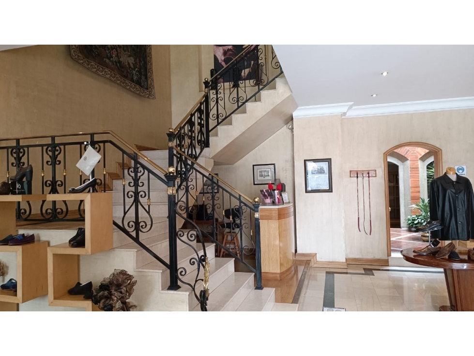VENDO LOCAL CON BODEGAS Y OFICINAS EN SANTA PAULA — foto 5