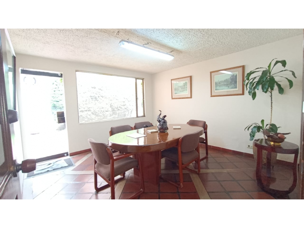 VENDO LOCAL CON BODEGAS Y OFICINAS EN SANTA PAULA — foto 6