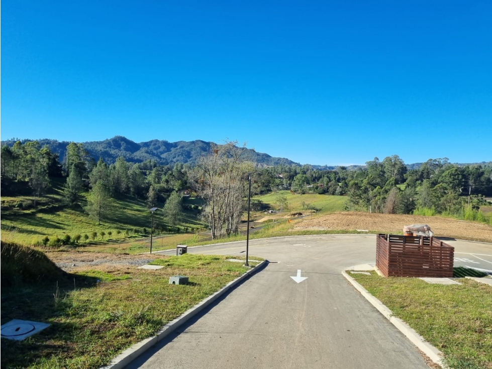 LOTE EN VENTA EN EL RETIRO SECTOR REPRESA LA FE | 1.842 m²