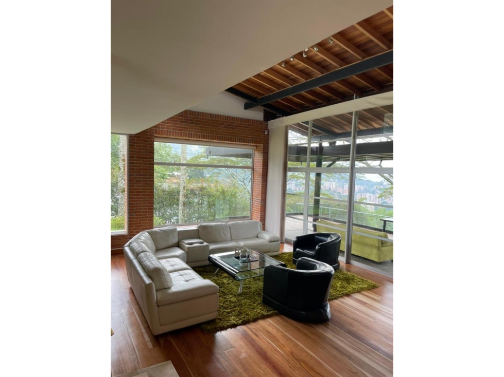 Casa en Loma del Escobero, Espaciosa y Moderna, con Vista a la Ciudad — foto 4