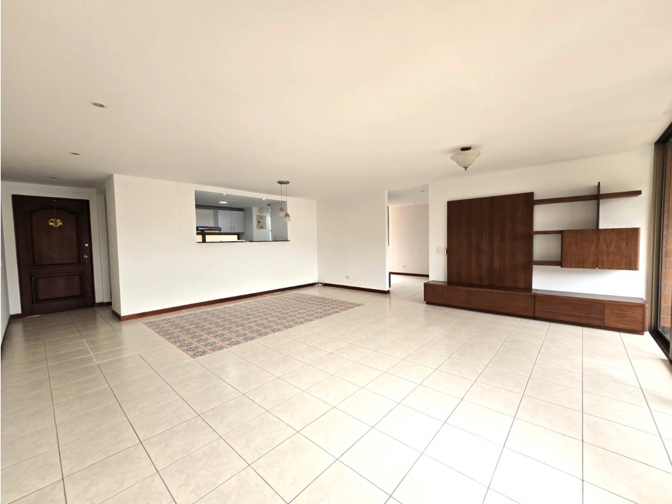 Apartamento en Venta Envigado con Excelente Vista y 116 m²