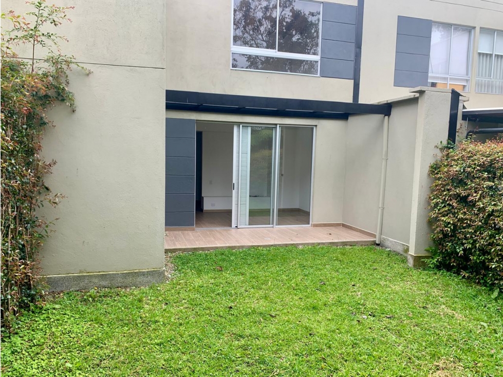 Hermosa casa de 2 niveles, moderna y con distribución inteligente — foto 3