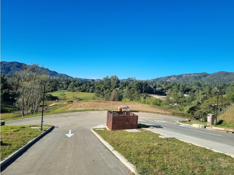 LOTE EN VENTA EN EL RETIRO SECTOR REPRESA LA FE | 1.842 m² — foto 2