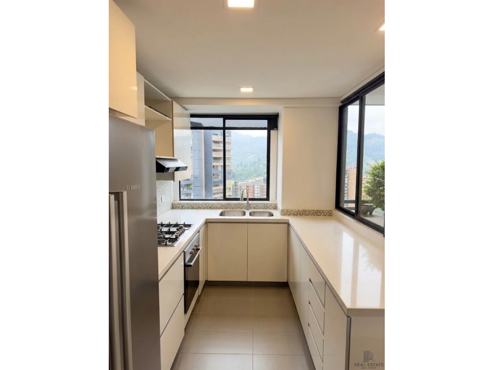 APARTAMENTO EN VENTA LOMA DE LAS BRUJAS | 105 M² | PISO ALTO — foto 3