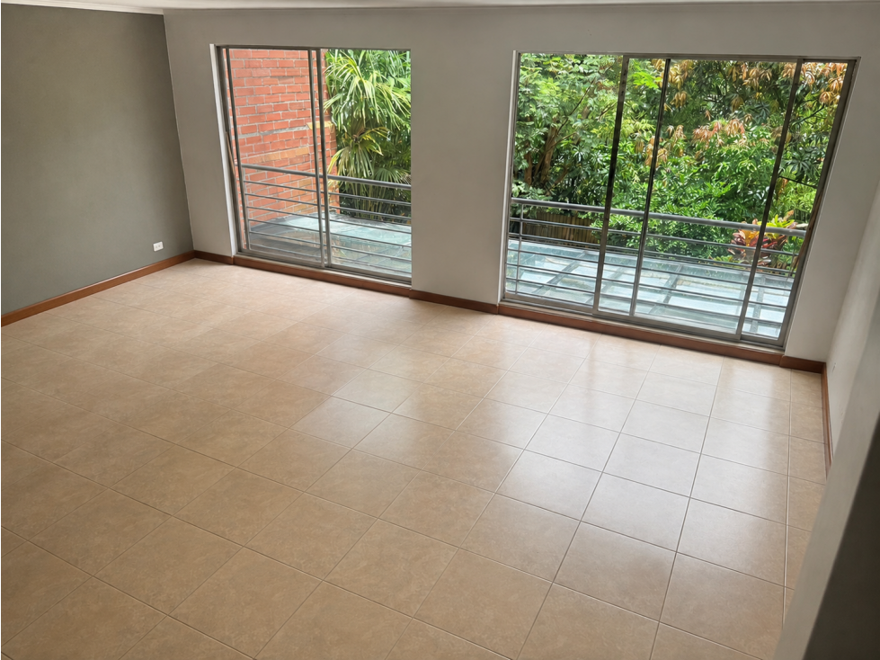 CASA DE 240 m² CON ZONA VERDE, TERRAZA CUBIERTA — foto 3