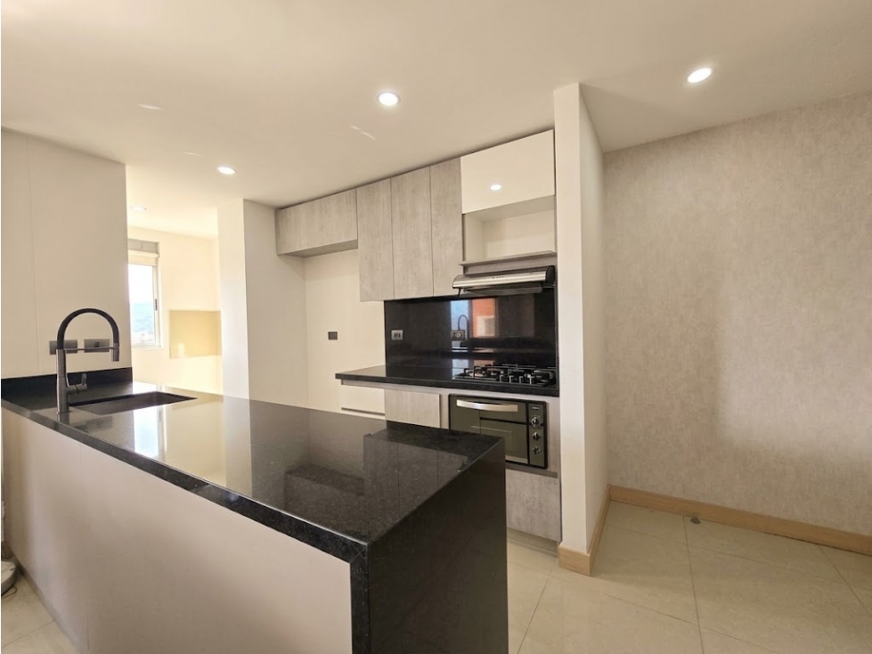 Arrienda tu próximo hogar en El Poblado Castropol — foto 4