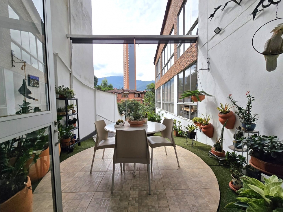 Casa amplia y luminosa en venta Sector Aves de María, Sabaneta