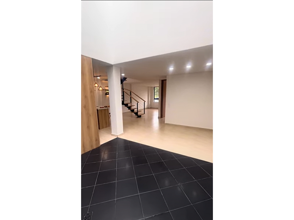 Venta de Casa Moderna de 2 Niveles en La Ceja - Unidad Abierta — foto 3