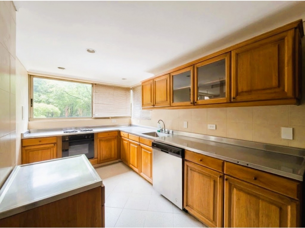 Apartamento en Arriendo El Poblado 210 m², 4 Alcobas con Baño — foto 5
