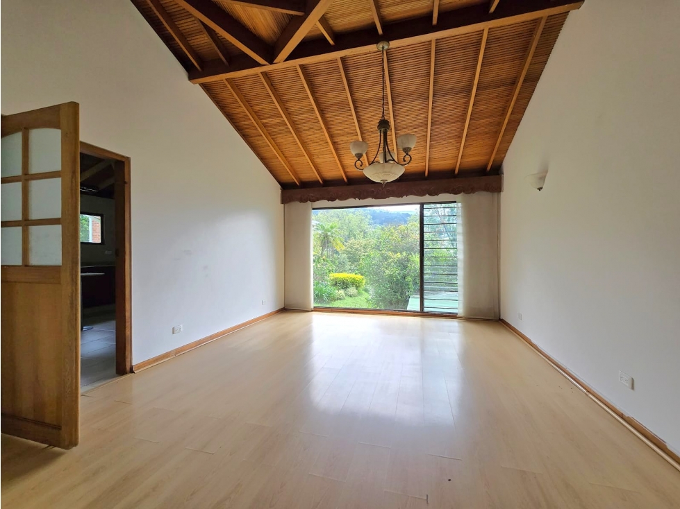 Arrienda en Loma del Chocho | Amplios espacios y excelente ubicación — foto 6