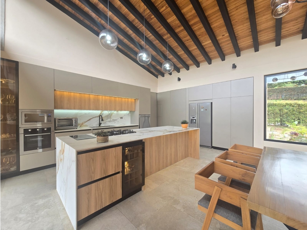 Casa campestre de lujo en arriendo | Guarne, Vereda La Clarita - 1