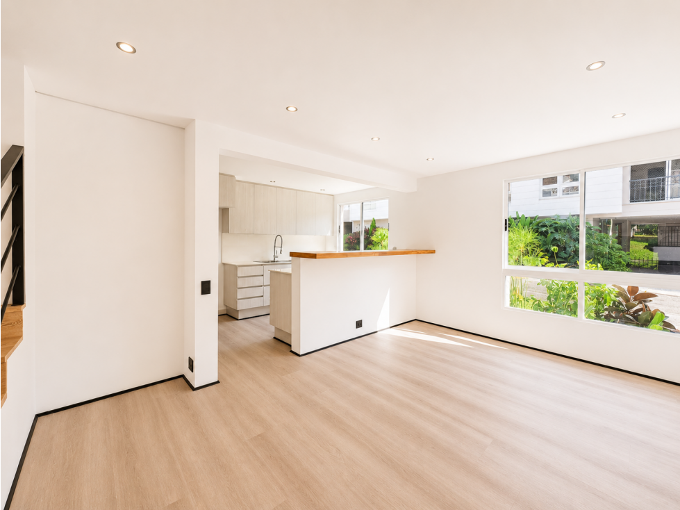 Casa renovada en venta en El Poblado sector Vizcaya — foto 2