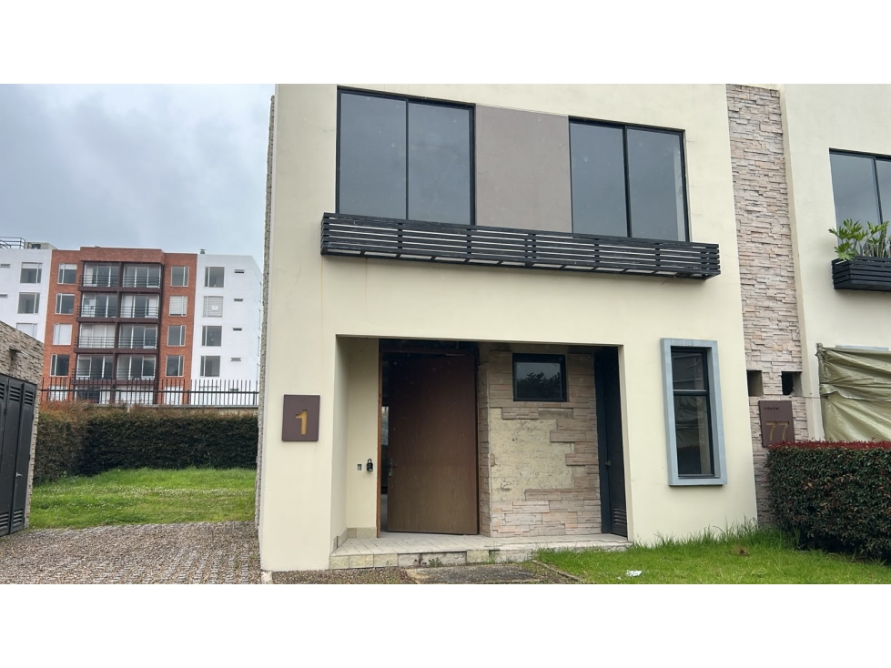 SE VENDE CASA EN CAJICA EN OBRA GRIS CONJUNTO VERDE VIVO