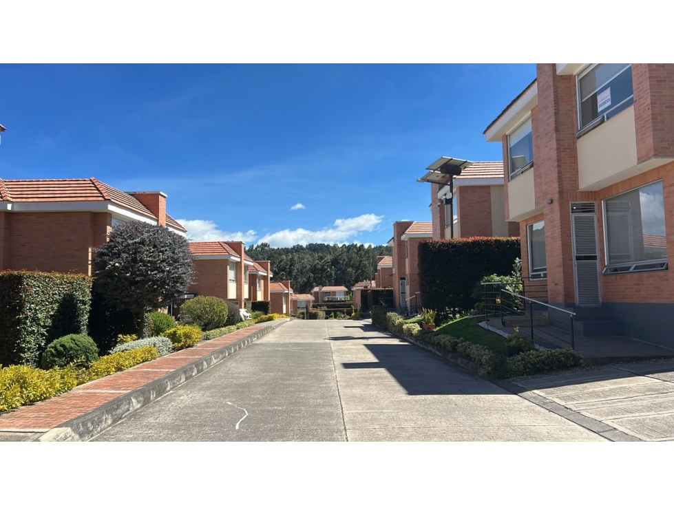 SE VENDE CASA EN CAJICA CONJUNTO RESIDENCIA BOSQUE DE ALCAPARROS