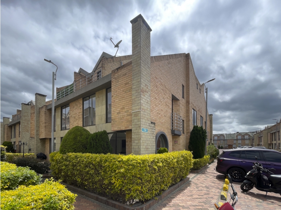 SE VENDE CASA EN MOSQUERA