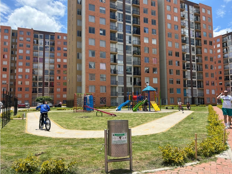 SE VENDE APARTAMENTO EN MADRID CONJUNTO NATURA — foto 2