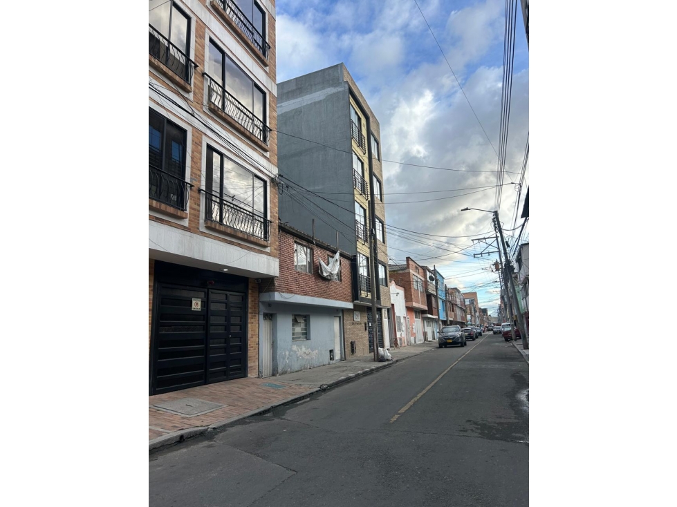 SE VENDE APARTAMENTO BARRIO LOS CEREZOS — foto 2