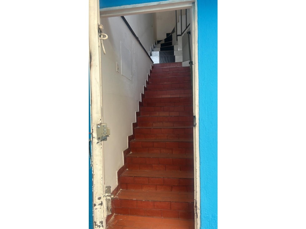 SE VENDE CASA BARRIO GUSTAVO RESTREPRO — foto 6