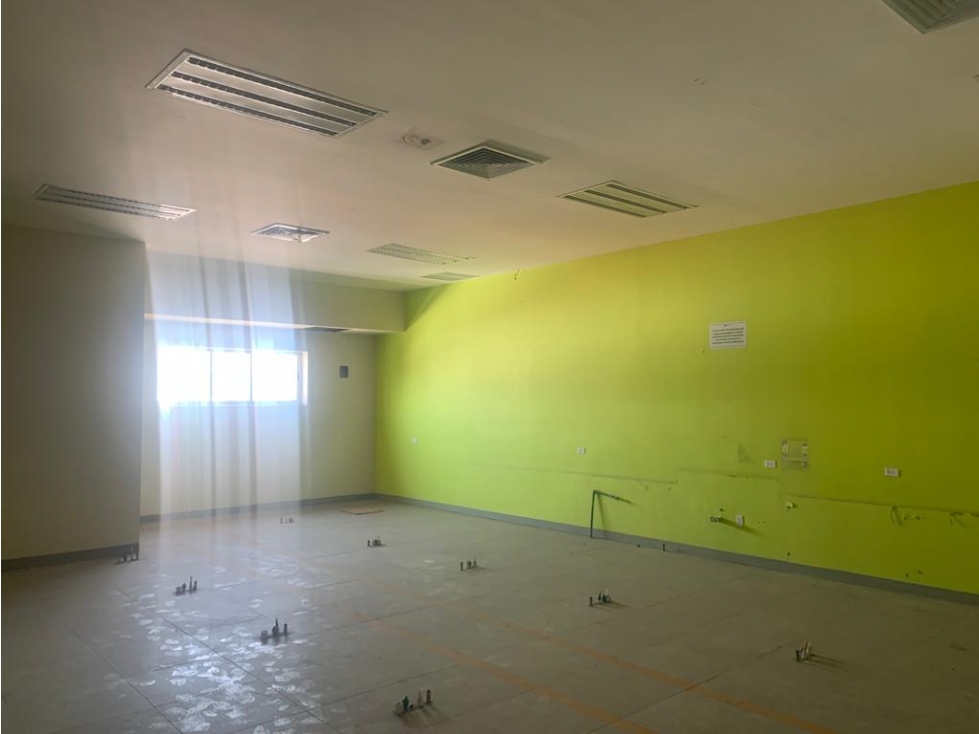LOCAL COMERCIAL EN RENTA - PLAZA CENTRO ARBOLEDAS - 4