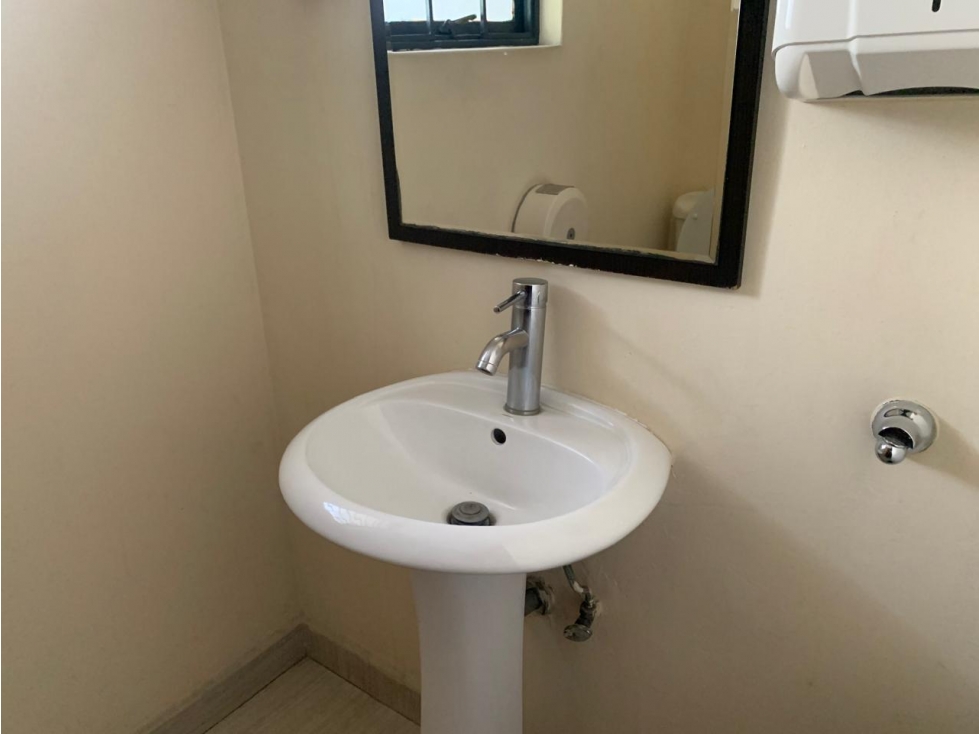 CASA EN ESQUINA EN VENTA - AV. DEL CONSCRIPTO - MANUEL AVILA CAMACHO - 5