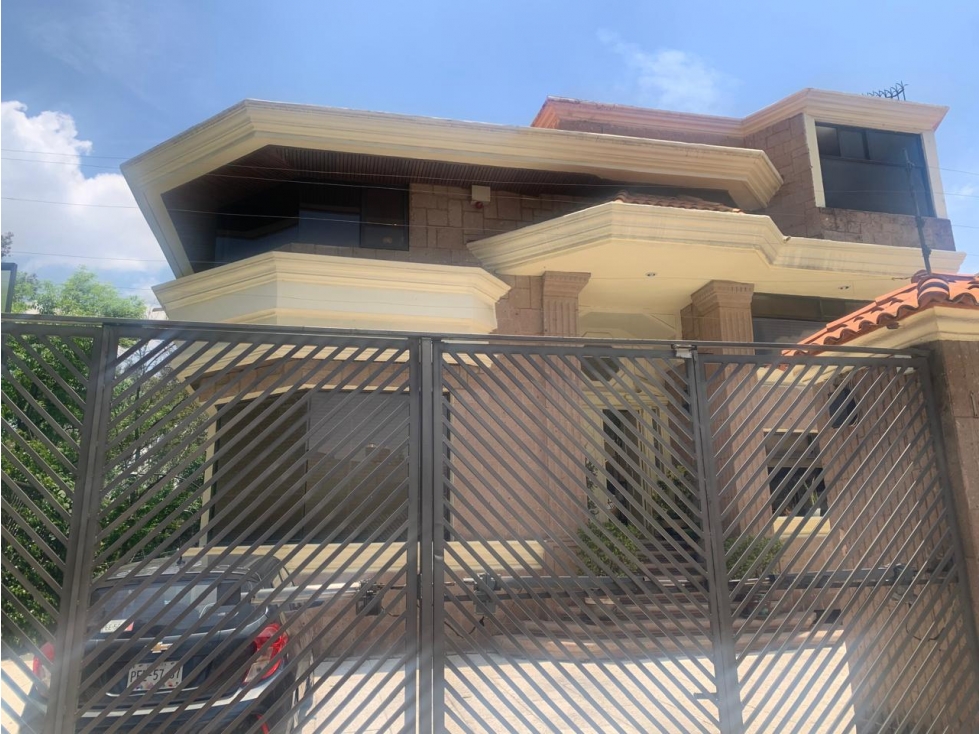 RESIDENCIA EN VENTA - CIUDAD SATELITE - NAUCALPAN