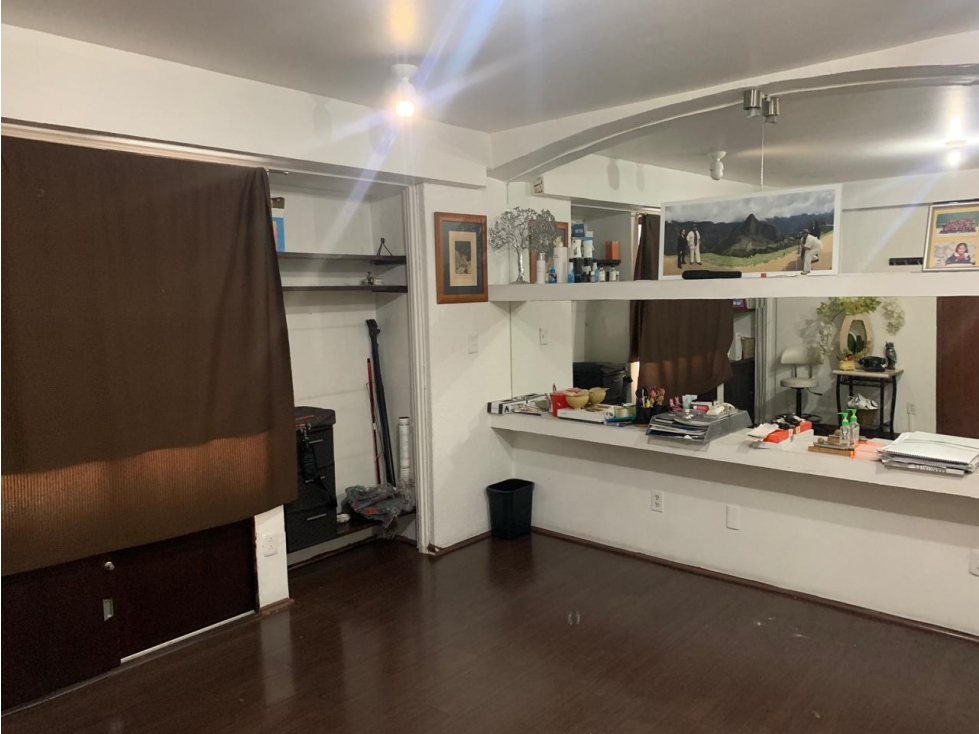 CASA EN ESQUINA EN VENTA - AV. DEL CONSCRIPTO - MANUEL AVILA CAMACHO - 6