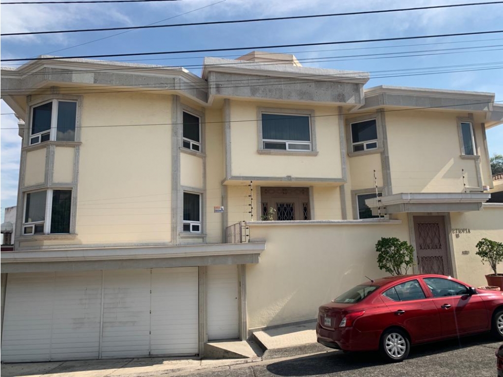 RESIDENCIA EN VENTA - LOMAS DE TECAMACHALCO - 1