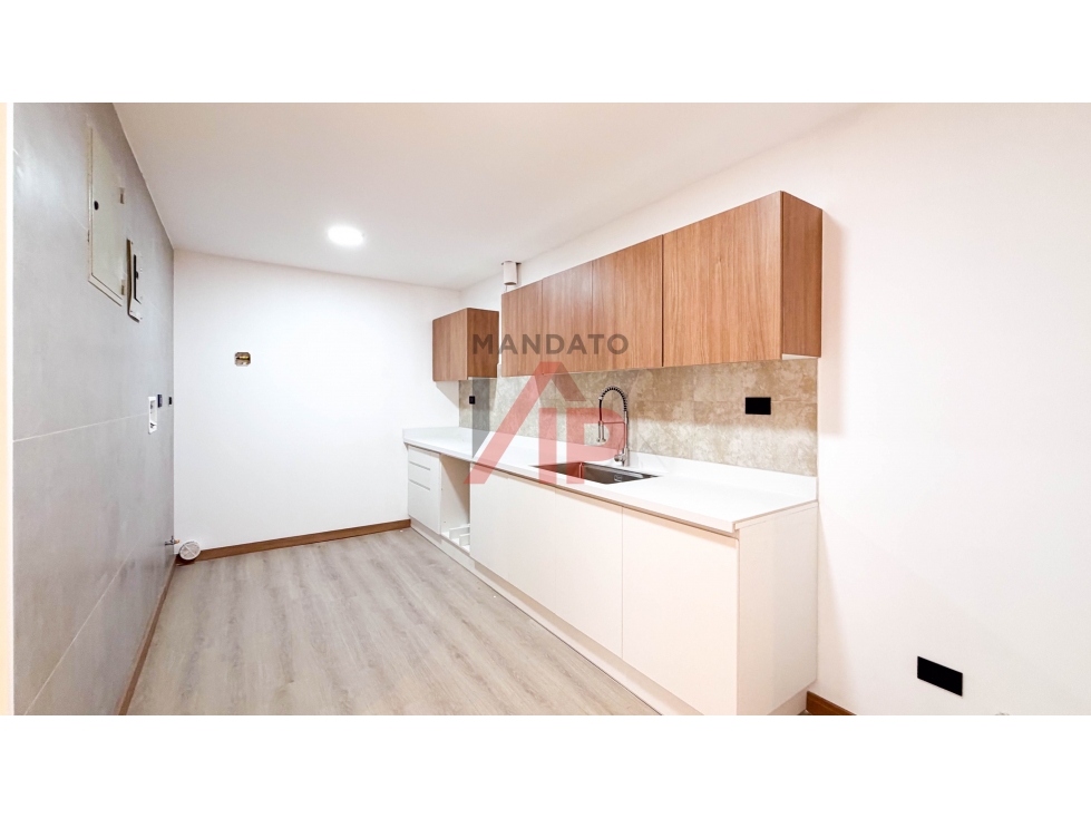 SUITE EN VENTA CON TERRAZA AV 12 DE OCTUBRE CUENCA - 6