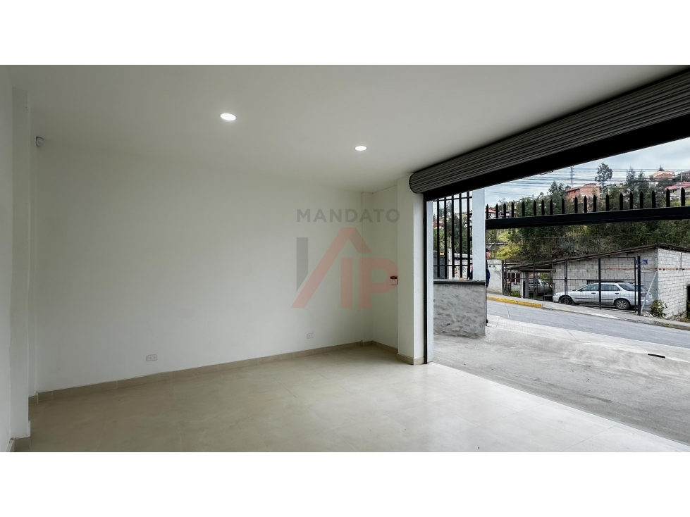ESTRATEGICO Y FUNCIONAL LOCAL COMERCIAL AV. RICARDO DURAN CUENCA - 6