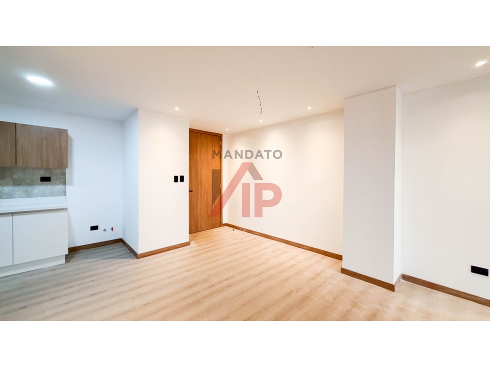 SUITE EN VENTA CON TERRAZA AV 12 DE OCTUBRE CUENCA - 2