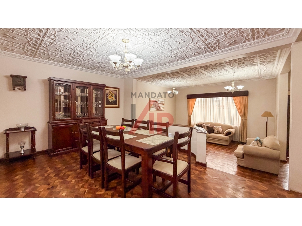 CASA 5 DORMITORIOS EN RENTA AV DE LAS AMERICAS (BASILICA) CUENCA — foto 4