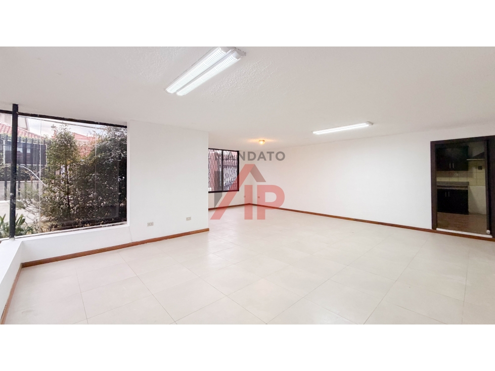 CASA COMERCIAL EN RENTA SECTOR PUERTAS DEL SOL CUENCA — foto 3