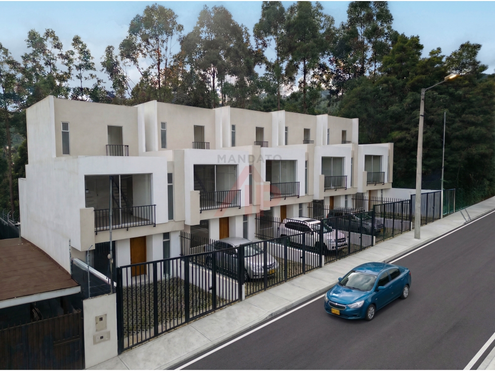 CASA MODERNA EN VENTA CON CREDITO PREFERENCIAL MISICATA CUENCA