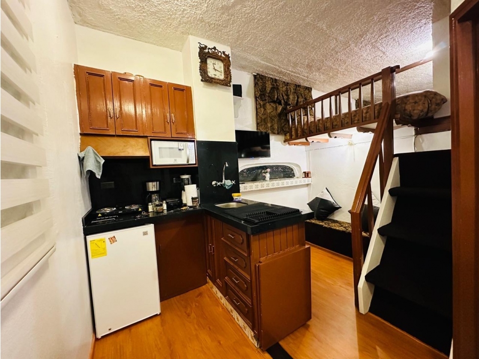 MINI LOFT EN RENTA IDEAL PARA ESTUDIANTES, CENTRO HISTORICO CUENCA - 1